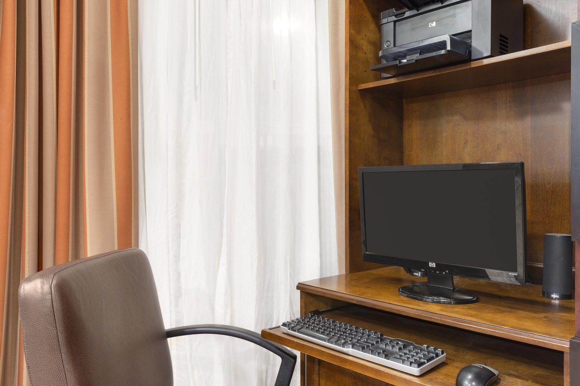 Country Inn & Suites By Radisson, Savannah I-95 North, Ga Port Wentworth Bagian luar foto